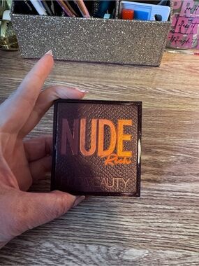 HUDA BEAUTY Nude Obsessions Eyeshadow Palette - Brown & Copper